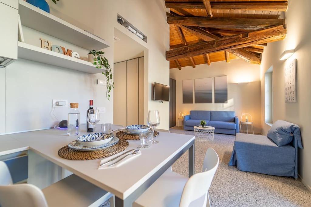 Moderno Appartamento A 200 Metri Dal Duomo 科莫 外观 照片