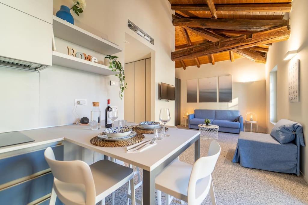 Moderno Appartamento A 200 Metri Dal Duomo 科莫 外观 照片