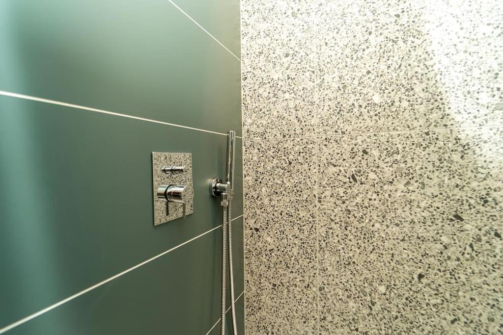 Moderno Appartamento A 200 Metri Dal Duomo 科莫 外观 照片