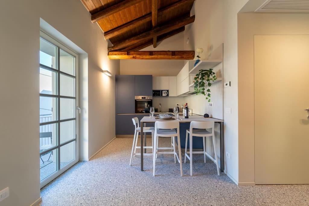 Moderno Appartamento A 200 Metri Dal Duomo 科莫 外观 照片